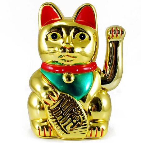 Maneki neko cat figurine